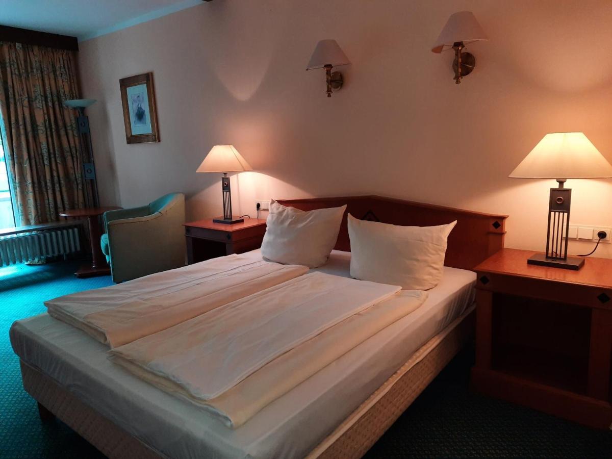 Parkhotel Keck - Castillo Del Bosque Wingst 외부 사진
