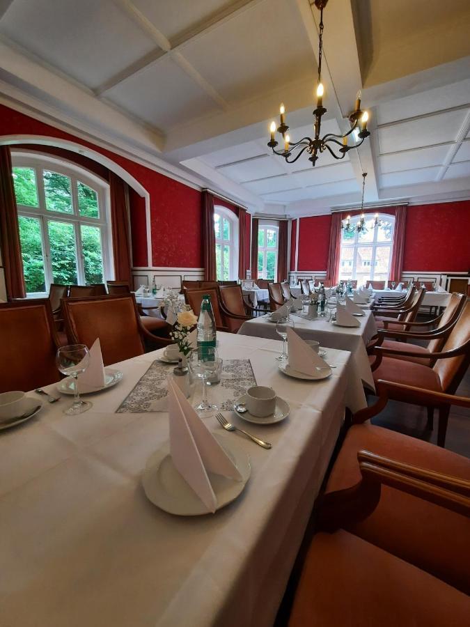 Parkhotel Keck - Castillo Del Bosque Wingst 외부 사진